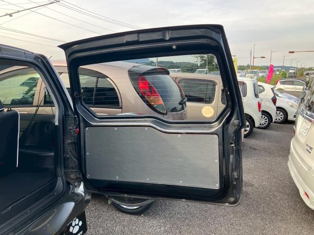 パジェロミニ スヌーピーエディションII ナビ・地デジTV・DVD再生・Bluetoothオーディオ・背面タイヤカバー・キーレス・アルミホイール・Wエアバッグ(11枚目)