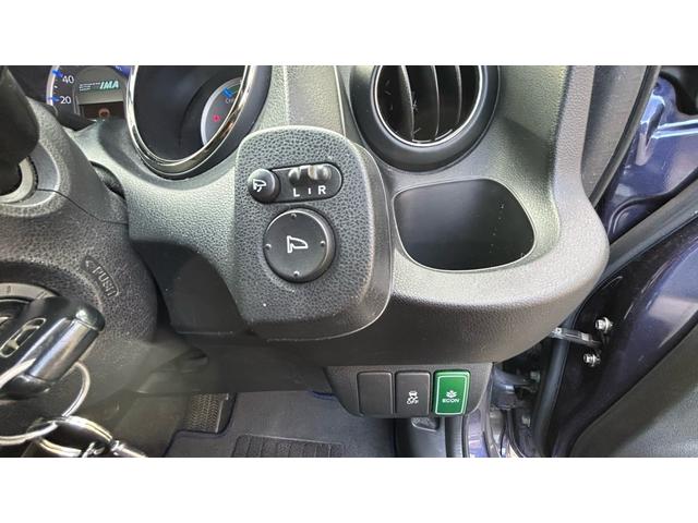 フィットシャトルハイブリッド ハイブリッド　クールエディション　ハーフレザーシート　ギャザーズナビ　ＴＶ＆ナビ　バックカメラ　シートヒーター　ＥＴＣ　キーレスエントリー　横滑り防止機能　アイドリングストップ　盗難防止システム　衝突安全ボディ（14枚目）