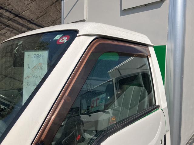 ボンゴトラック 　パネルバン　ＣＶＴ　後輪ダブル　ドライブレコーダー　バックカメラ　エアコン　パワーウィンドウ　運転席エアバッグ　助手席エアバッグ（12枚目）