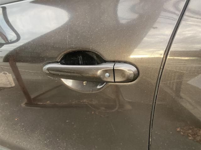 ジューク 15RX タイプV バックカメラ クリアランスソナー ナビ TV オートライト アルミホイール スマートキー 電動格納ミラー CVT 盗難防止システム 衝突安全ボディ CD ミュージックプレイヤー接続可 ABS エアコン(28枚目)