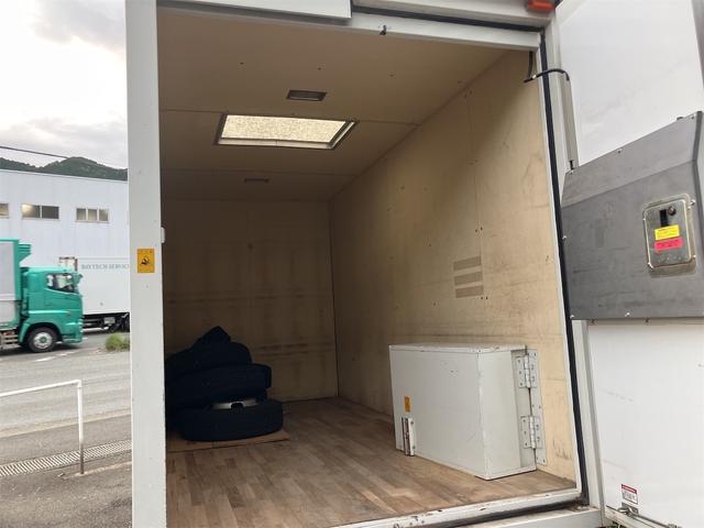 エルフトラック  パネルバン トラック パネルバン AT 後輪ダブル ETC バックカメラ 電動格納ミラー エアコン パワーウィンドウ 運転席エアバッグ(11枚目)