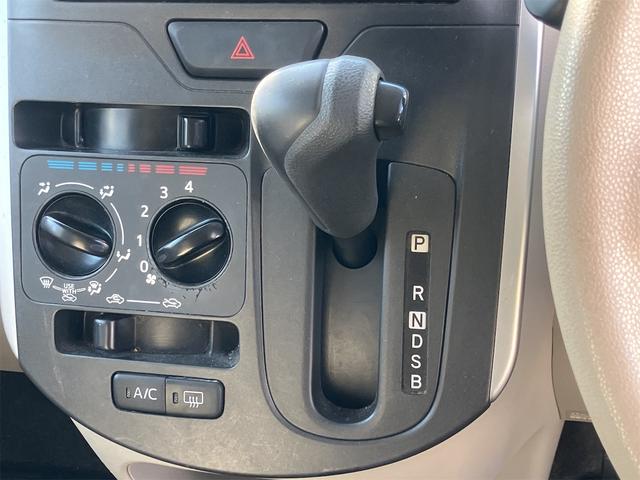 タント Ｌ　バックカメラ　両側スライドドア　ナビ　ＴＶ　キーレスエントリー　アイドリングストップ　電動格納ミラー　ベンチシート　ＣＶＴ　盗難防止システム　ＡＢＳ　ＣＤ　ＤＶＤ再生　ＵＳＢ（7枚目）