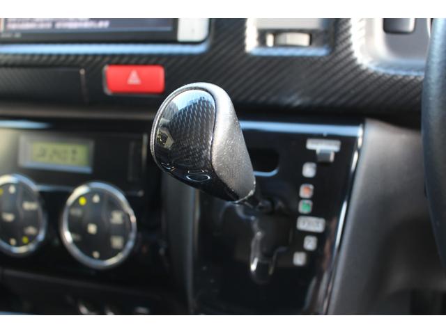 レジアスエースバン ロングスーパーＧＬプライムセレ　・純正ＯＰ７インチワイドＨＤＤナビ・フルセグＴＶ・バックモニター・１１インチフリップダウンモニターＢｌｕｅｔｏｏｔｈ・ＤＶＤ・ＣＤ・ＥＴＣ・ベットキット・スクリーンドア・ハンガーレール・ＨＩＤライト・（32枚目）