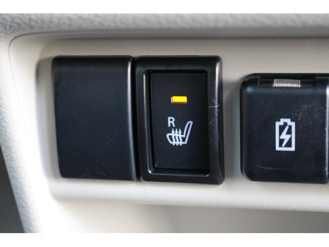 ☆シートヒーター付きです☆寒い日にとても重宝するシートヒーター！エアコンより早く温まってくれるので寒がりの人も安心です！エアコンの温風は乾燥するから苦手という方におすすめの装備です☆