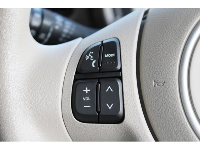 ☆ステアリングスイッチ　☆手元のスイッチでナビ等の操作が行える非常に便利な機能です！社外ナビ等への連動には別途ケーブルが必要な場合も御座いますので詳しくはスタッフまで　☆