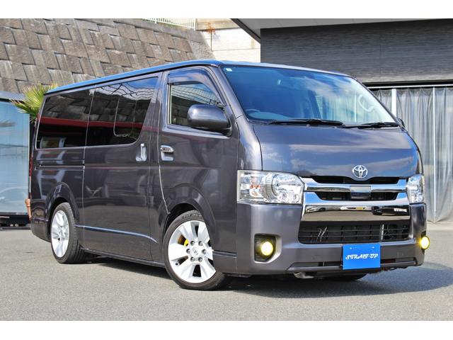 レジアスエースバン スーパーＧＬ　ダークプライム　・衝突回避支援ブレーキ・レーンキープアシスト・社外ＳＤナビ・ＤＴＶ・バックモニター・Ｂｌｕｅｔｏｏｔ・ＤＶＤ・ＣＤ・ＥＴＣ・フリップダウンモニター・スマートキー・シートカバー・ベットキット・ローダウン（3枚目）