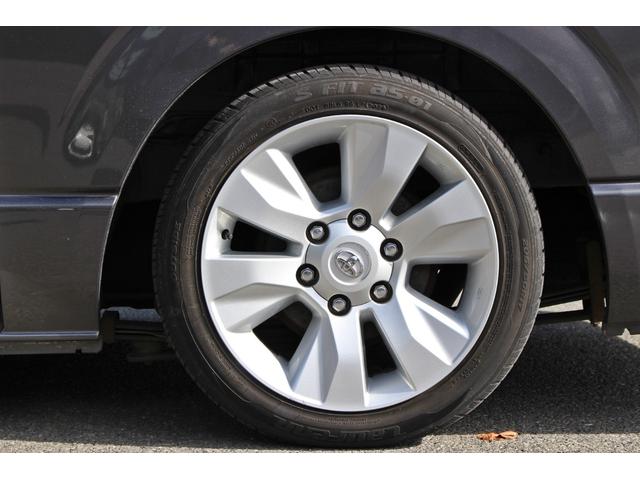 レジアスエースバン スーパーＧＬ　ダークプライム　・衝突回避支援ブレーキ・レーンキープアシスト・社外ＳＤナビ・ＤＴＶ・バックモニター・Ｂｌｕｅｔｏｏｔ・ＤＶＤ・ＣＤ・ＥＴＣ・フリップダウンモニター・スマートキー・シートカバー・ベットキット・ローダウン（22枚目）