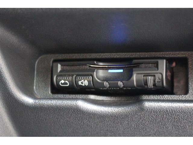 レジアスエースバン スーパーＧＬ　ダークプライム　・衝突回避支援ブレーキ・レーンキープアシスト・社外ＳＤナビ・ＤＴＶ・バックモニター・Ｂｌｕｅｔｏｏｔ・ＤＶＤ・ＣＤ・ＥＴＣ・フリップダウンモニター・スマートキー・シートカバー・ベットキット・ローダウン（34枚目）