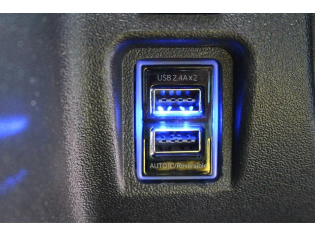 レジアスエースバン スーパーＧＬ　ダークプライム　・衝突回避支援ブレーキ・レーンキープアシスト・社外ＳＤナビ・ＤＴＶ・バックモニター・Ｂｌｕｅｔｏｏｔ・ＤＶＤ・ＣＤ・ＥＴＣ・フリップダウンモニター・スマートキー・シートカバー・ベットキット・ローダウン（35枚目）