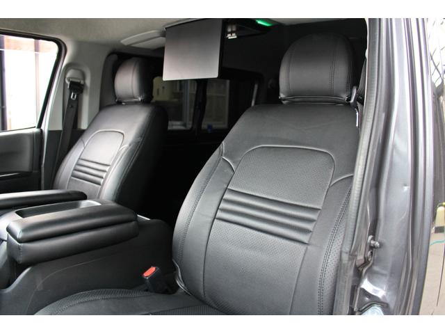 レジアスエースバン スーパーＧＬ　ダークプライム　・衝突回避支援ブレーキ・レーンキープアシスト・社外ＳＤナビ・ＤＴＶ・バックモニター・Ｂｌｕｅｔｏｏｔ・ＤＶＤ・ＣＤ・ＥＴＣ・フリップダウンモニター・スマートキー・シートカバー・ベットキット・ローダウン（45枚目）