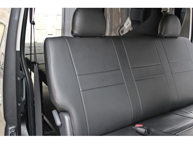 レジアスエースバン スーパーＧＬ　ダークプライム　・衝突回避支援ブレーキ・レーンキープアシスト・社外ＳＤナビ・ＤＴＶ・バックモニター・Ｂｌｕｅｔｏｏｔ・ＤＶＤ・ＣＤ・ＥＴＣ・フリップダウンモニター・スマートキー・シートカバー・ベットキット・ローダウン（52枚目）