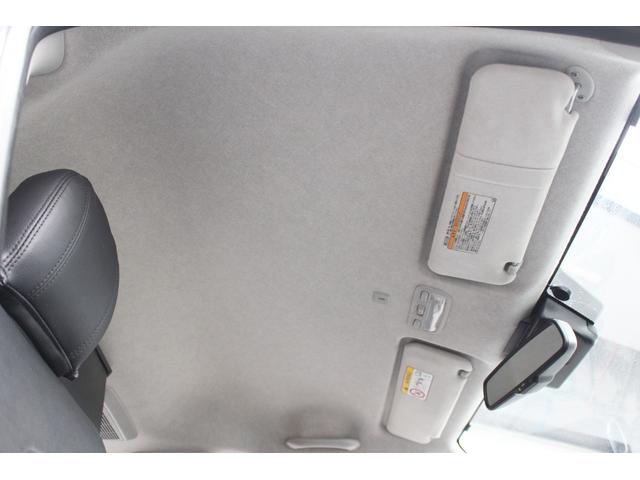 レジアスエースバン スーパーＧＬ　ダークプライム　・衝突回避支援ブレーキ・レーンキープアシスト・社外ＳＤナビ・ＤＴＶ・バックモニター・Ｂｌｕｅｔｏｏｔ・ＤＶＤ・ＣＤ・ＥＴＣ・フリップダウンモニター・スマートキー・シートカバー・ベットキット・ローダウン（59枚目）