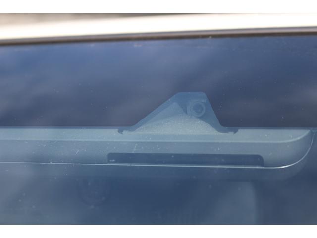 レジアスエースバン スーパーＧＬ　鑑定済車輌・衝突回避支援ブレーキ・車線逸脱機能・純正ＳＤナビ・ＤＴＶ・バックモニター・Ｂｌｕｅｔｏｏｔｈ・前後ドライブレコーダー・スマートキー・両側パワースライド・ベットキット・ローダウン・１７ＡＷ（11枚目）