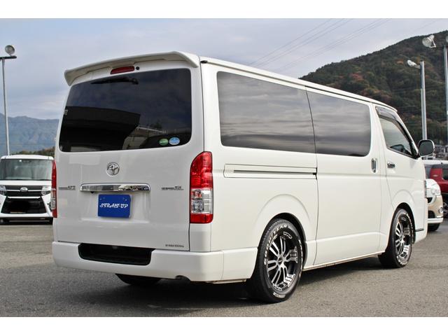 レジアスエースバン スーパーＧＬ　鑑定済車輌・衝突回避支援ブレーキ・車線逸脱機能・純正ＳＤナビ・ＤＴＶ・バックモニター・Ｂｌｕｅｔｏｏｔｈ・前後ドライブレコーダー・スマートキー・両側パワースライド・ベットキット・ローダウン・１７ＡＷ（16枚目）