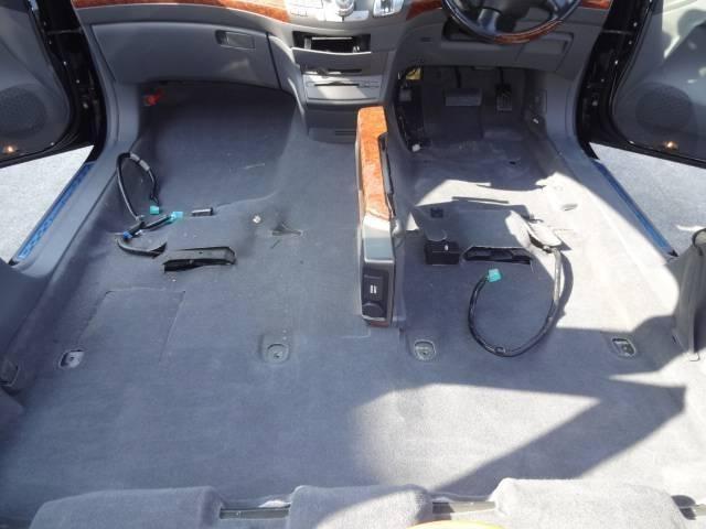 ���[�Ԃ̑O�ɂ́A�V�[�g�����O���A�t���A�[�J�[�y�b�g�E�V����E�h�A������̉����O��I�ɃC�I���E���L�N���[�j���O�����Ē����܂��I�[�ԑO�ɋC�ɂȂ鉘�ꂪ�������܂�����X�^�b�t�܂ł��`����������