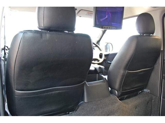 ���h�A���̊O�̏�Ԃ��m�F���܂��B���E�ւ��݂����łȂ��A���E�����̏C������������m�F���܂��B