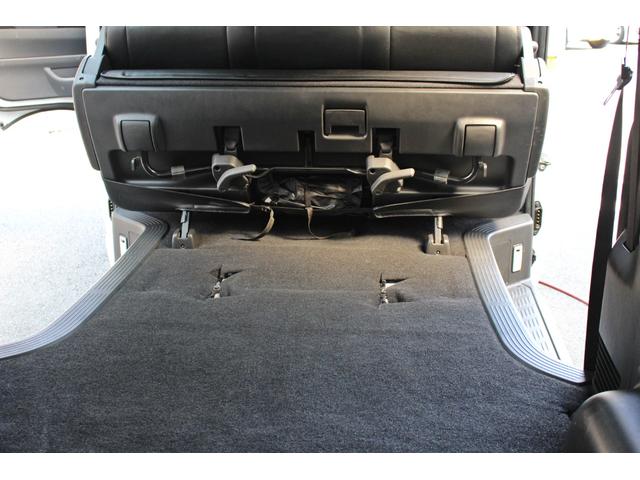 ���[�Ԃ̑O�ɂ́A�V�[�g�����O���A�t���A�[�J�[�y�b�g�E�V����E�h�A������̉����O��I�ɃC�I���E���L�N���[�j���O�����Ē����܂��I�[�ԑO�ɋC�ɂȂ鉘�ꂪ�������܂�����X�^�b�t�܂ł��`����������