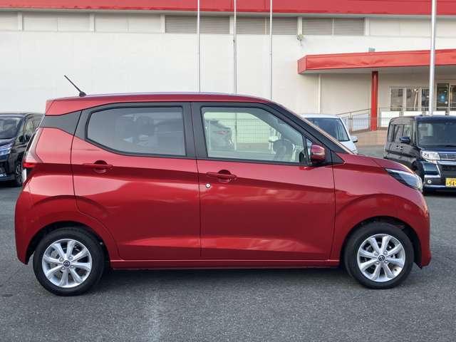 デイズ ６６０　Ｘ　社用車ＵＰ・認定中古車　アラウンドＭ　踏み間違え防止　禁煙　スマートキー　イモビライザー　バックカメラ　レーンキープ　アイドリングストップ　キーレス　フルオートエアコン　ＬＥＤライト　ナビＴＶ　ＷＡＢ　運転席エアバック　ＰＳ（6枚目）