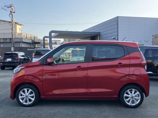 デイズ ６６０　Ｘ　社用車ＵＰ・認定中古車　アラウンドＭ　踏み間違え防止　禁煙　スマートキー　イモビライザー　バックカメラ　レーンキープ　アイドリングストップ　キーレス　フルオートエアコン　ＬＥＤライト　ナビＴＶ　ＷＡＢ　運転席エアバック　ＰＳ（8枚目）