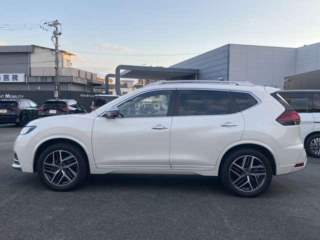 エクストレイル オーテック iパッケージ エマブレ サイドカメラ バックカメラ LED ワンオーナ 全周囲カメラ ドラレコ ETC アイドリングストップ メモリーナビ 禁煙 インテリキー アルミホイール ナビTV 4WD 盗難防止装置(8枚目)