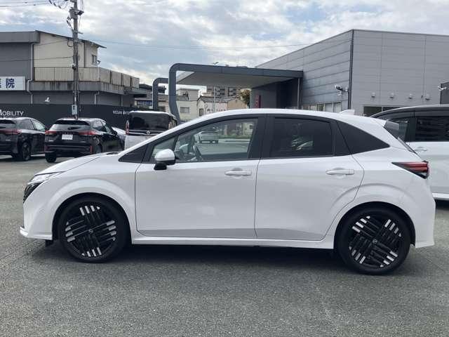 オーラ 1.2 G レザーエディション 社用車UP・認定中古車・BOSEサウンド・プロ 追突防止 レーダークルーズ 車線逸脱警報装置 禁煙車 LED 盗難防止 バックモニター ETC インテリジェントキー メモリーナビゲーション AW キーレスエントリー オートエアコン 展示試乗車UP(8枚目)