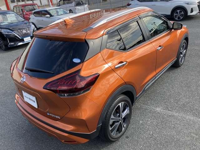 キックス 1.2 X ツートーン インテリアエディション (e-POWER) ワンオーナー車・認定中古車・プロパイロッ エマージェンシーB セキュリティ アラウンドモニター Rカメラ LED ワンオーナ 禁煙 エアコン ドラレコ スマートキー 記録簿 ETC メモリーナビ サイドエアバック AW キーレス 寒冷地仕様(11枚目)