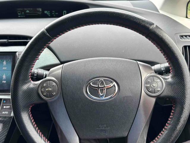 プリウス Ｓツーリングセレクション・Ｇ’ｓ　ドライブレコーダー　ＥＴＣ　バックカメラ　ＴＶ　アルミホイール　オートライト　ＨＩＤ　ＣＶＴ　スマートキー　電動格納ミラー　盗難防止システム　Ｂｌｕｅｔｏｏｔｈ　衝突安全ボディ　ＡＢＳ　エアコン（4枚目）