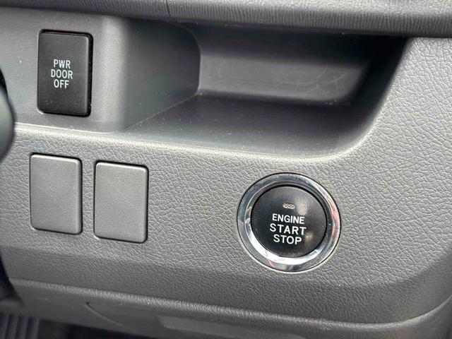 ヴォクシー ＺＳ　煌　ドライブレコーダー　バックカメラ　ナビ　ＴＶ　両側スライドドア　オートライト　ＨＩＤ　スマートキー　３列シート　ＣＶＴ　アルミホイール　ＣＤ　ＤＶＤ再生　ミュージックプレイヤー接続可（9枚目）