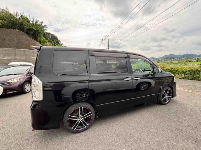 ヴォクシー ＺＳ　煌　ドライブレコーダー　バックカメラ　ナビ　ＴＶ　両側スライドドア　オートライト　ＨＩＤ　スマートキー　３列シート　ＣＶＴ　アルミホイール　ＣＤ　ＤＶＤ再生　ミュージックプレイヤー接続可（16枚目）