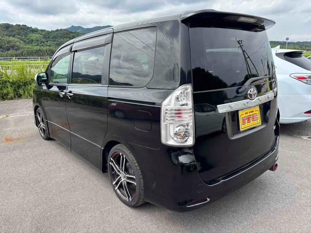 ヴォクシー ＺＳ　煌　ドライブレコーダー　バックカメラ　ナビ　ＴＶ　両側スライドドア　オートライト　ＨＩＤ　スマートキー　３列シート　ＣＶＴ　アルミホイール　ＣＤ　ＤＶＤ再生　ミュージックプレイヤー接続可（17枚目）