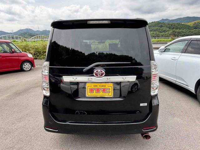 ヴォクシー ＺＳ　煌　ドライブレコーダー　バックカメラ　ナビ　ＴＶ　両側スライドドア　オートライト　ＨＩＤ　スマートキー　３列シート　ＣＶＴ　アルミホイール　ＣＤ　ＤＶＤ再生　ミュージックプレイヤー接続可（18枚目）