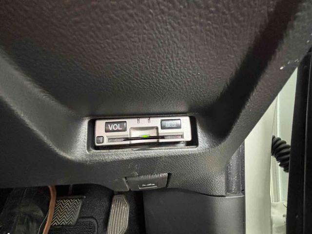 ウィッシュ １．８Ｓ　ＥＴＣ　バックカメラ　ＴＶ　オートライト　ＨＩＤ　スマートキー　電動格納ミラー　３列シート　ＣＶＴ　アルミホイール　ＣＤ　Ｂｌｕｅｔｏｏｔｈ　衝突安全ボディ　ＡＢＳ　ＥＳＣ　エアコン（8枚目）