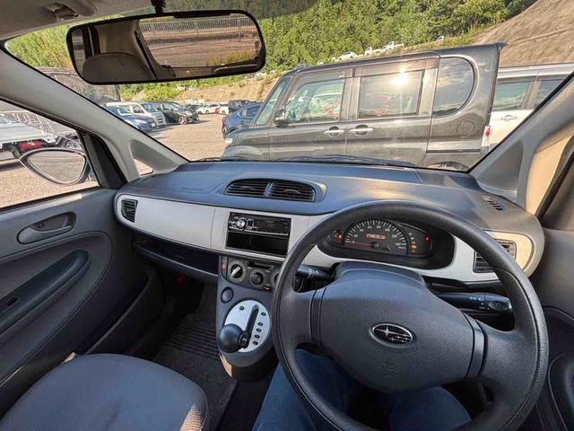 Ｒ２ Ｆ　キーレスエントリー　ＣＶＴ　ＣＤ　ミュージックプレイヤー接続可　衝突安全ボディ　エアコン　パワーステアリング　パワーウィンドウ（2枚目）