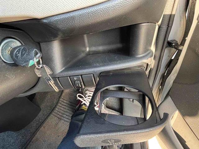 Ｒ２ Ｆ　キーレスエントリー　ＣＶＴ　ＣＤ　ミュージックプレイヤー接続可　衝突安全ボディ　エアコン　パワーステアリング　パワーウィンドウ（5枚目）