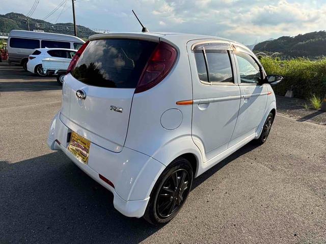 Ｒ２ Ｆ　キーレスエントリー　ＣＶＴ　ＣＤ　ミュージックプレイヤー接続可　衝突安全ボディ　エアコン　パワーステアリング　パワーウィンドウ（17枚目）