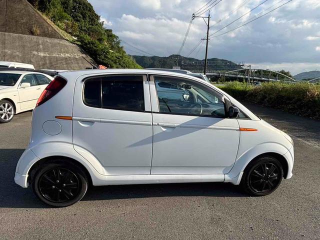 Ｒ２ Ｆ　キーレスエントリー　ＣＶＴ　ＣＤ　ミュージックプレイヤー接続可　衝突安全ボディ　エアコン　パワーステアリング　パワーウィンドウ（18枚目）