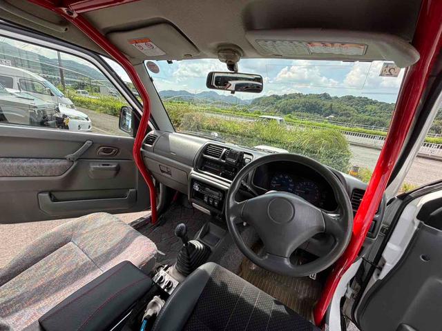 ジムニー ＸＣ　キーレスエントリー　ＭＴ　ＣＤ　ＵＳＢ　アルミホイール　エアコン　パワーウィンドウ　運転席エアバッグ（3枚目）