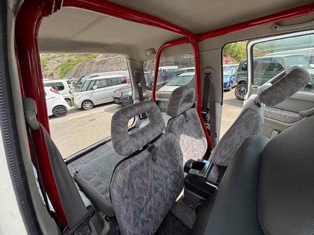 ジムニー ＸＣ　キーレスエントリー　ＭＴ　ＣＤ　ＵＳＢ　アルミホイール　エアコン　パワーウィンドウ　運転席エアバッグ（9枚目）