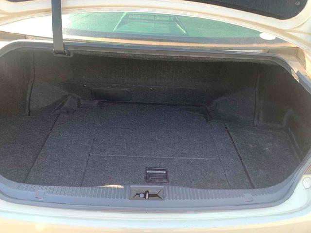 クラウンハイブリッド アスリートＧ　クリアランスソナー　オートクルーズコントロール　ＴＶ　アルミホイール　ＨＩＤ　ＣＶＴ　スマートキー　電動格納ミラー　盗難防止システム　ＣＤ　衝突安全ボディ　ＡＢＳ　ＥＳＣ　エアコン　パワーステアリング（19枚目）