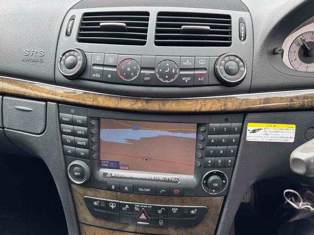Ｅクラス Ｅ２８０　クリアランスソナー　オートクルーズコントロール　ナビ　アルミホイール　オートライト　ＨＩＤ　ヘッドライトウォッシャー　ＡＴ　シートヒーター　キーレスエントリー　盗難防止システム　ＣＤ　ＡＢＳ　エアコン（4枚目）