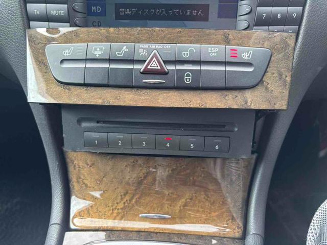 Ｅクラス Ｅ２８０　クリアランスソナー　オートクルーズコントロール　ナビ　アルミホイール　オートライト　ＨＩＤ　ヘッドライトウォッシャー　ＡＴ　シートヒーター　キーレスエントリー　盗難防止システム　ＣＤ　ＡＢＳ　エアコン（5枚目）