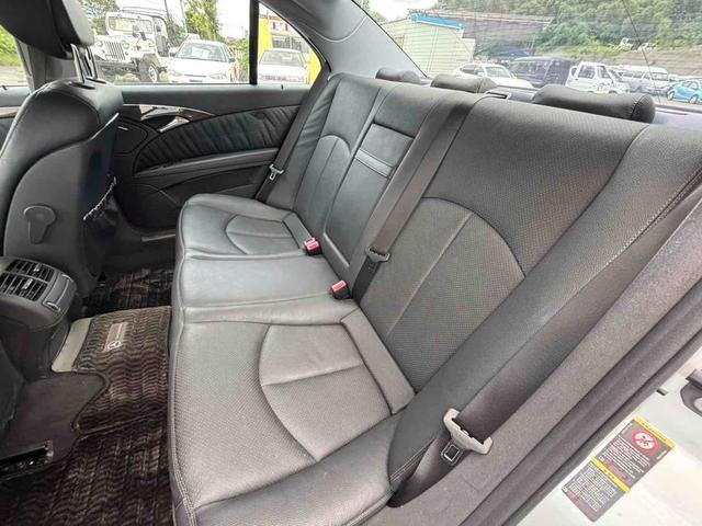 Ｅクラス Ｅ２８０　クリアランスソナー　オートクルーズコントロール　ナビ　アルミホイール　オートライト　ＨＩＤ　ヘッドライトウォッシャー　ＡＴ　シートヒーター　キーレスエントリー　盗難防止システム　ＣＤ　ＡＢＳ　エアコン（11枚目）