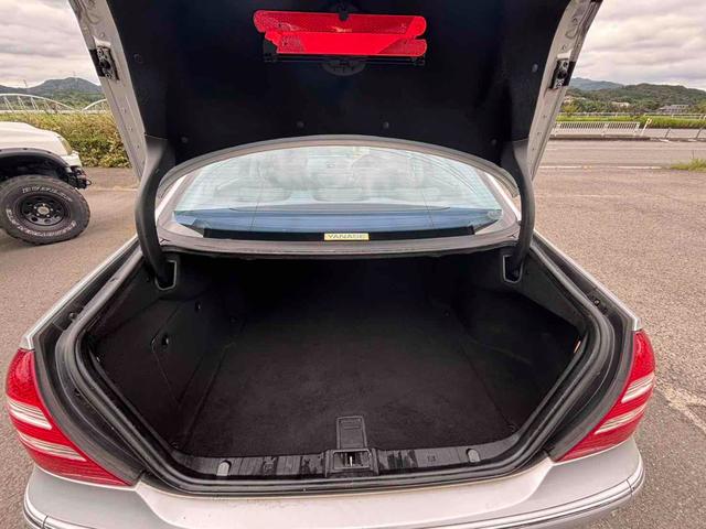 Ｅクラス Ｅ２８０　クリアランスソナー　オートクルーズコントロール　ナビ　アルミホイール　オートライト　ＨＩＤ　ヘッドライトウォッシャー　ＡＴ　シートヒーター　キーレスエントリー　盗難防止システム　ＣＤ　ＡＢＳ　エアコン（19枚目）