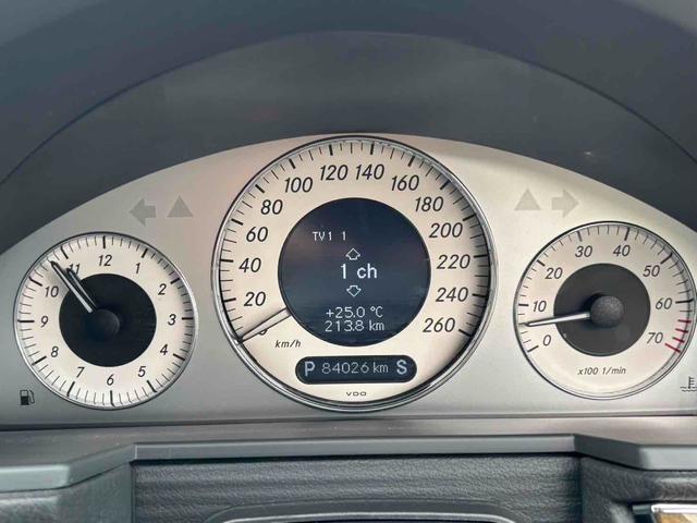 Ｅクラス Ｅ２８０　クリアランスソナー　オートクルーズコントロール　ナビ　アルミホイール　オートライト　ＨＩＤ　ヘッドライトウォッシャー　ＡＴ　シートヒーター　キーレスエントリー　盗難防止システム　ＣＤ　ＡＢＳ　エアコン（22枚目）