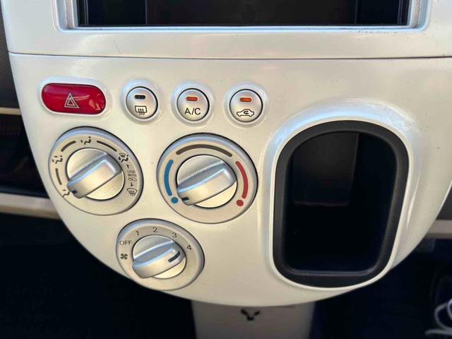 ｅＫワゴン Ｍ　キーレスエントリー　電動格納ミラー　ＭＴ　盗難防止システム　ＣＤ　衝突安全ボディ　エアコン　パワーステアリング　パワーウィンドウ（4枚目）