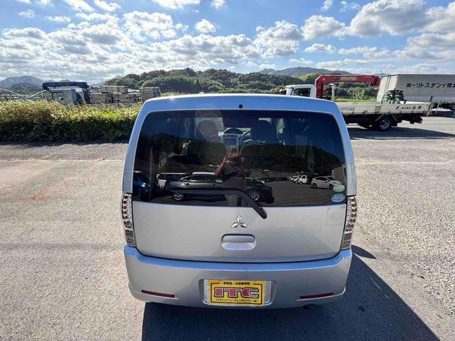 ｅＫワゴン Ｍ　キーレスエントリー　電動格納ミラー　ＭＴ　盗難防止システム　ＣＤ　衝突安全ボディ　エアコン　パワーステアリング　パワーウィンドウ（17枚目）