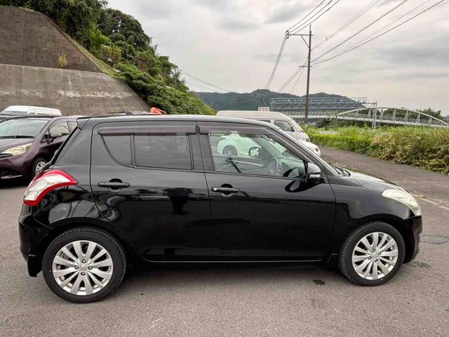 スイフト ＸＳ　ＥＴＣ　バックカメラ　ナビ　ＴＶ　オートクルーズコントロール　アルミホイール　オートライト　スマートキー　ＣＶＴ　盗難防止システム　衝突安全ボディ　ＡＢＳ　ＥＳＣ　ＣＤ　ＤＶＤ再生　ＵＳＢ　エアコン（15枚目）