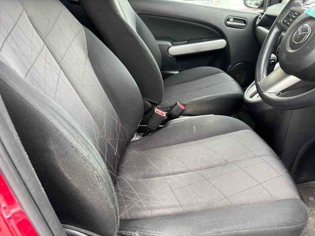 デミオ 13C-V スマートエディションII ナビ TV CVT 衝突安全ボディ ABS CD USB エアコン パワーステアリング パワーウィンドウ(5枚目)