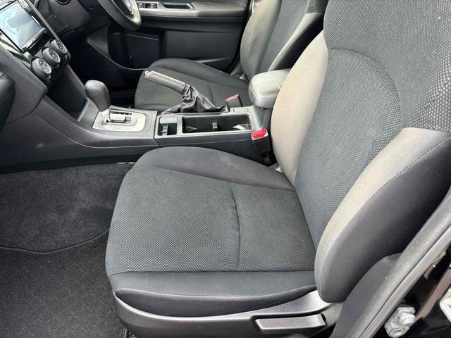 インプレッサスポーツ １．６ｉ　ナビ　ＴＶ　キーレスエントリー　ＣＶＴ　盗難防止システム　ＡＢＳ　ＥＳＣ　ＵＳＢ　Ｂｌｕｅｔｏｏｔｈ　エアコン　パワーステアリング　パワーウィンドウ（8枚目）