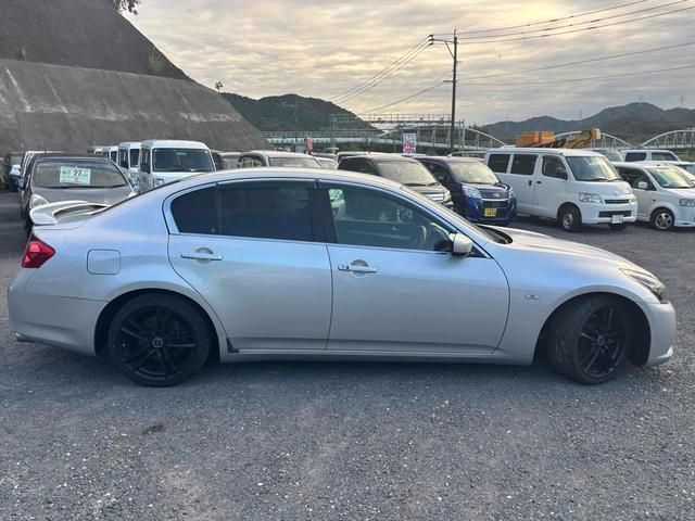 スカイライン 250GT ETC ナビ TV アルミホイール HID AT スマートキー 盗難防止システム CD ミュージックプレイヤー接続可 衝突安全ボディ ABS ESC エアコン パワーステアリング パワーウィンドウ(14枚目)